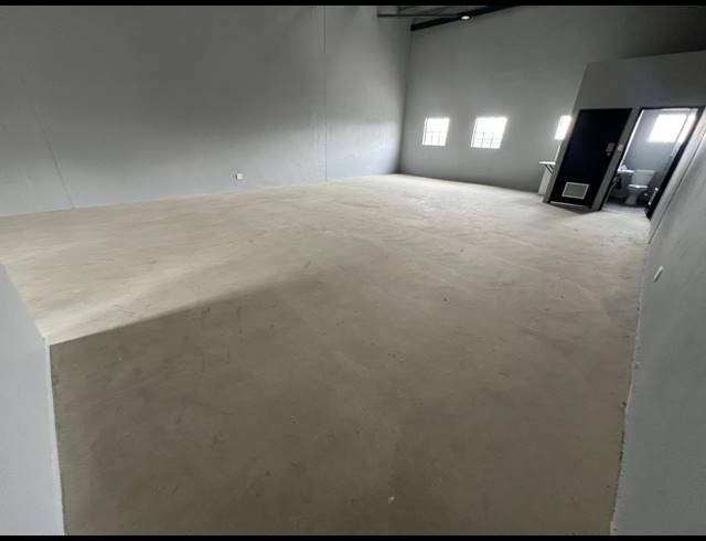 120M² WAREHOUSE TO LET IN FERNDALE